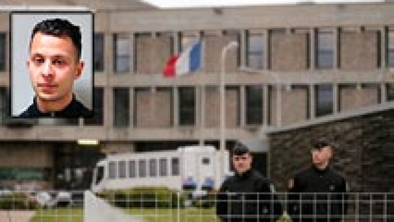 Salah Abdeslam ya est en manos de la justicia de Francia
