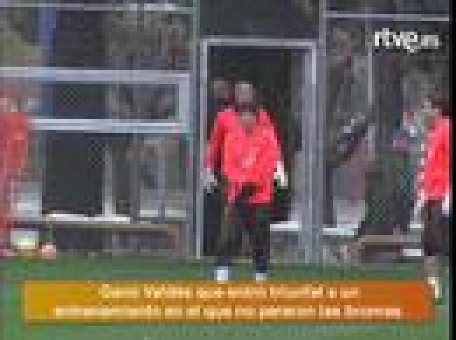 Los jugadores del Barcelona están disfrutando del buen ambiente que se vive tras la buena temporada que están realizando los catalanes. Alves y Valdés compitieron en una carrera de carritos, con derrapes incluidos.