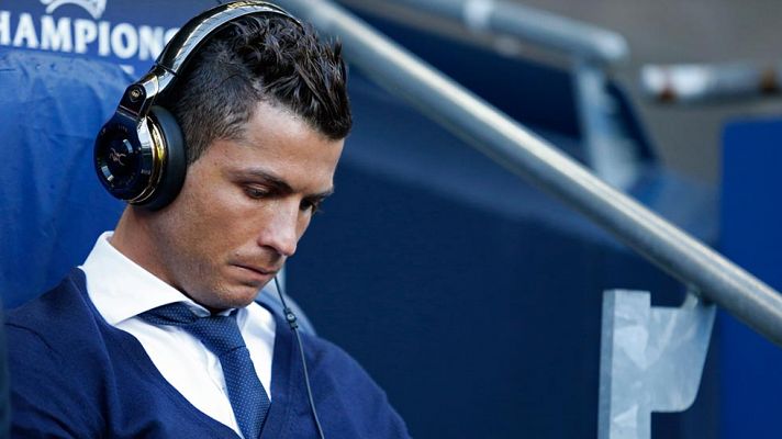 Telediario 1 - Cristiano Ronaldo explora nuevas vías para recuperar su lesión muscular