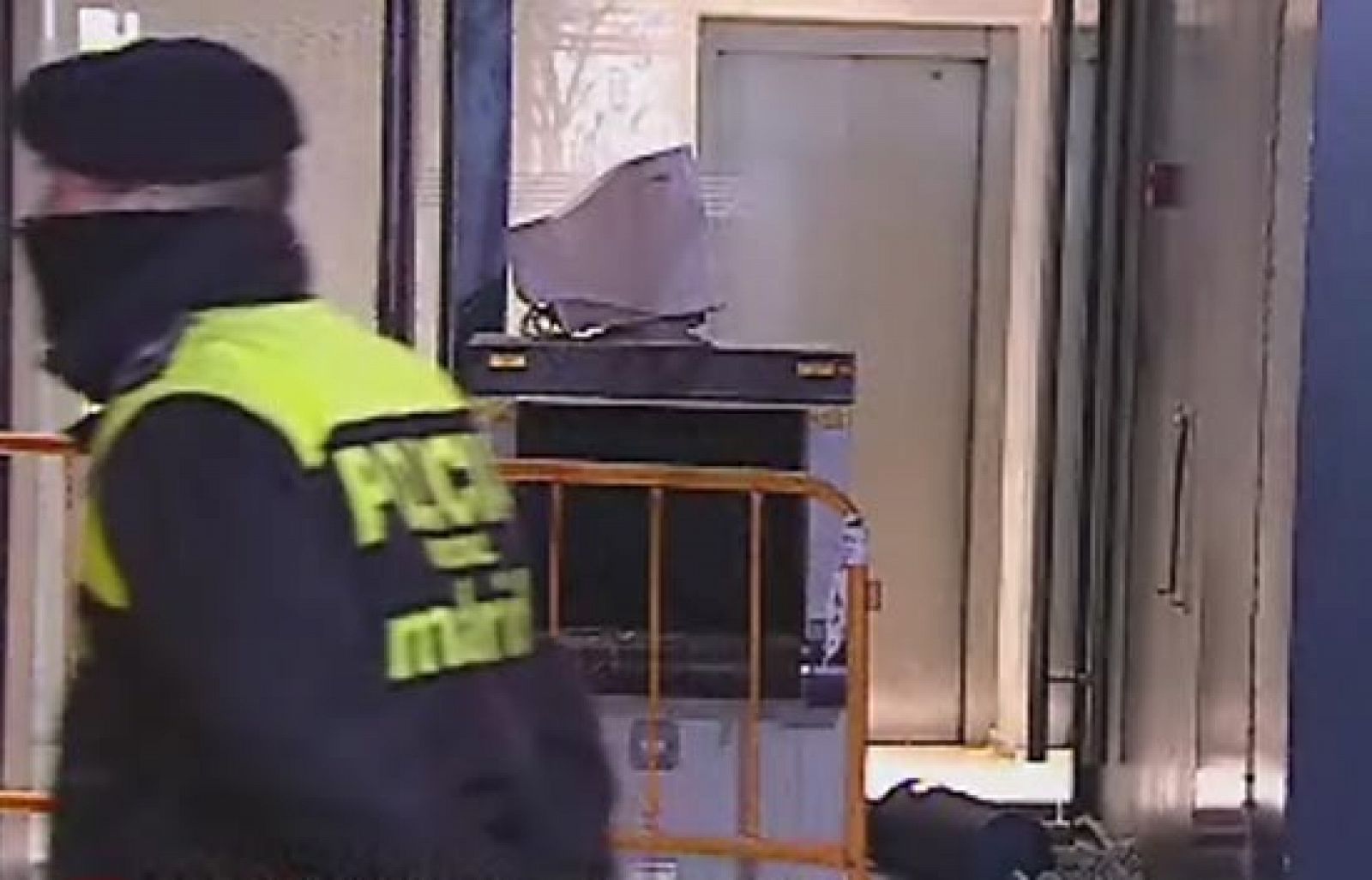 Los incidentes producidos en las manifestaciones celebradas la pasada noche en Barcelona y en Madrid de apoyo a las protestas que tienen lugar en Grecia por la muerte de un joven de 15 años a manos de la policía, se han saldado con nueve heridos.