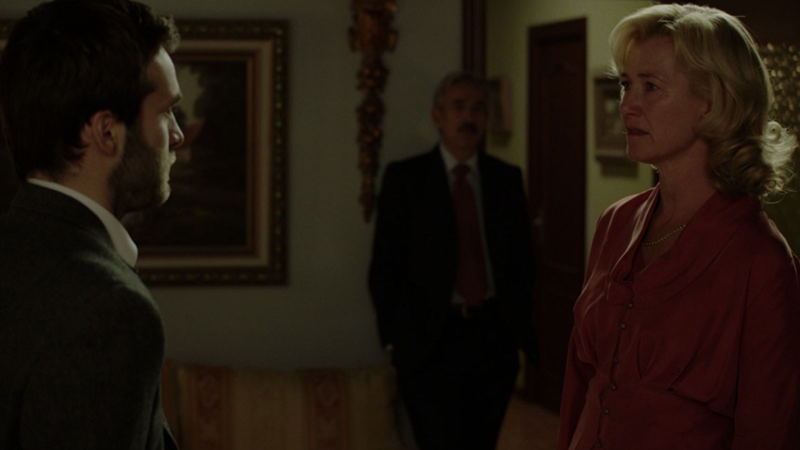 Cuéntame cómo pasó - Carlos le dice a su madre que Maurín está arrepentido