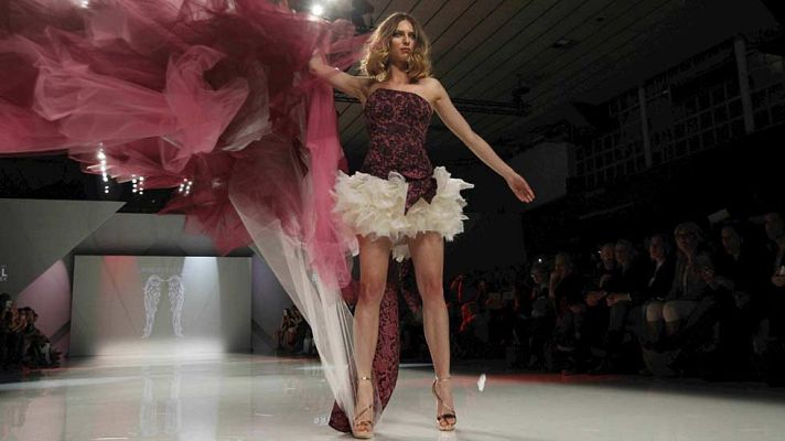 Telediario 1 - El trabajo artesanal de los maestros diseñadores cierra la Barcelona Bridal Week