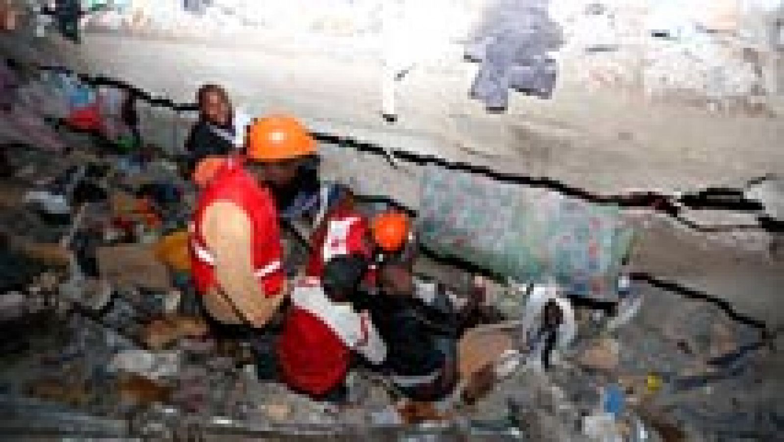 Buscan supervivientes tras el derrumbe de un edificio en Nairobi
