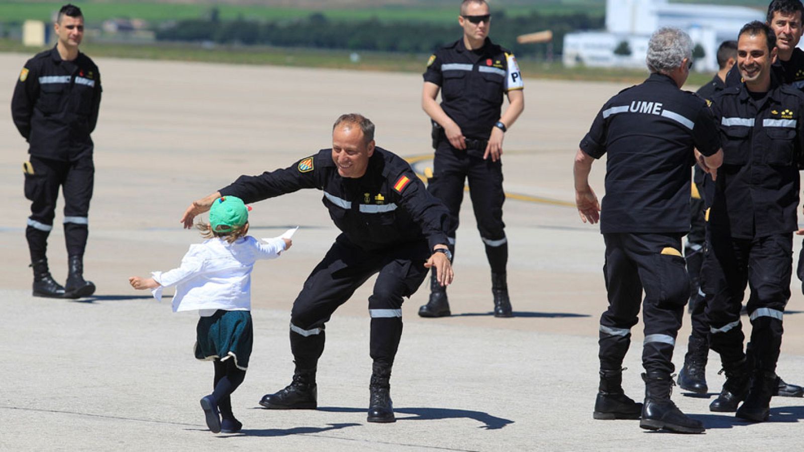 Los militares y bomberos que ayudaron tras el terremoto de Ecuador ya han vuelto a España