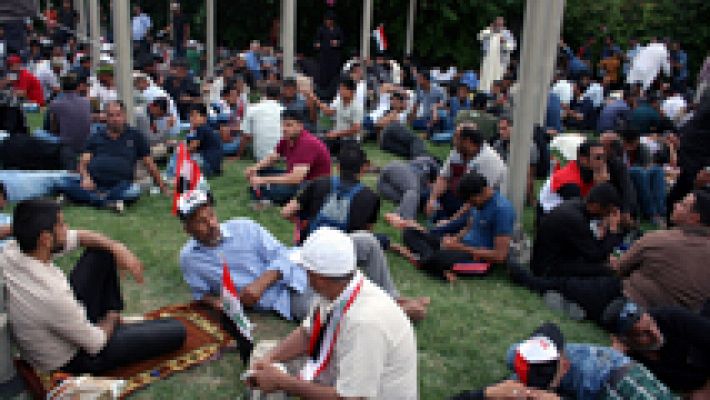 Los manifestantes chiíes se instalan en el centro de la Zona Verde de Bagdad