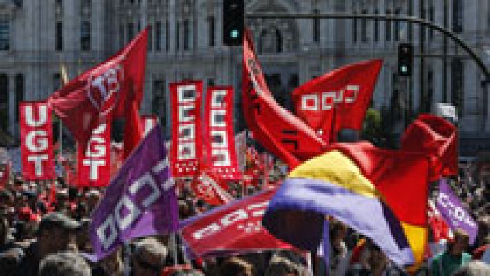 Miles de personas se manifiestan en más de 70 ciudades españolas con motivo de Primero de Mayo