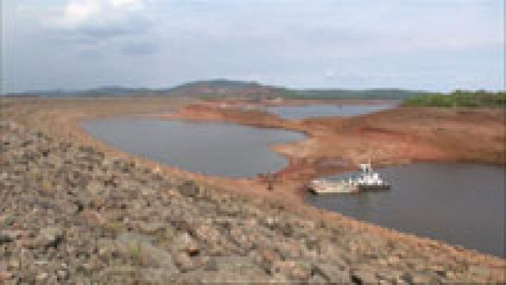 Telediario 1 - Hoy, en Venezuela, adelantan el reloj 30 minutos y atardecerá media hora más tarde.