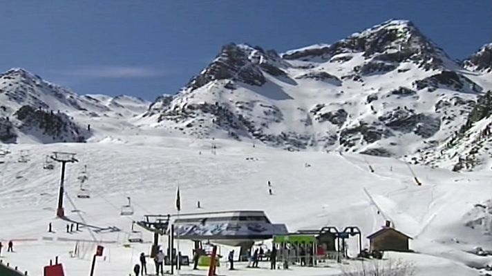 Telediario 1 - La Guardia Civil realizó 920 rescates de montaña en 2015 en España,