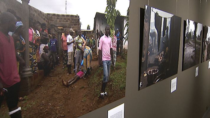 Telediario 1 - Comienza la exposición "Ébola, más allá del Ébola" en el Centro Internacional de Fotografía y Cine de Madrid