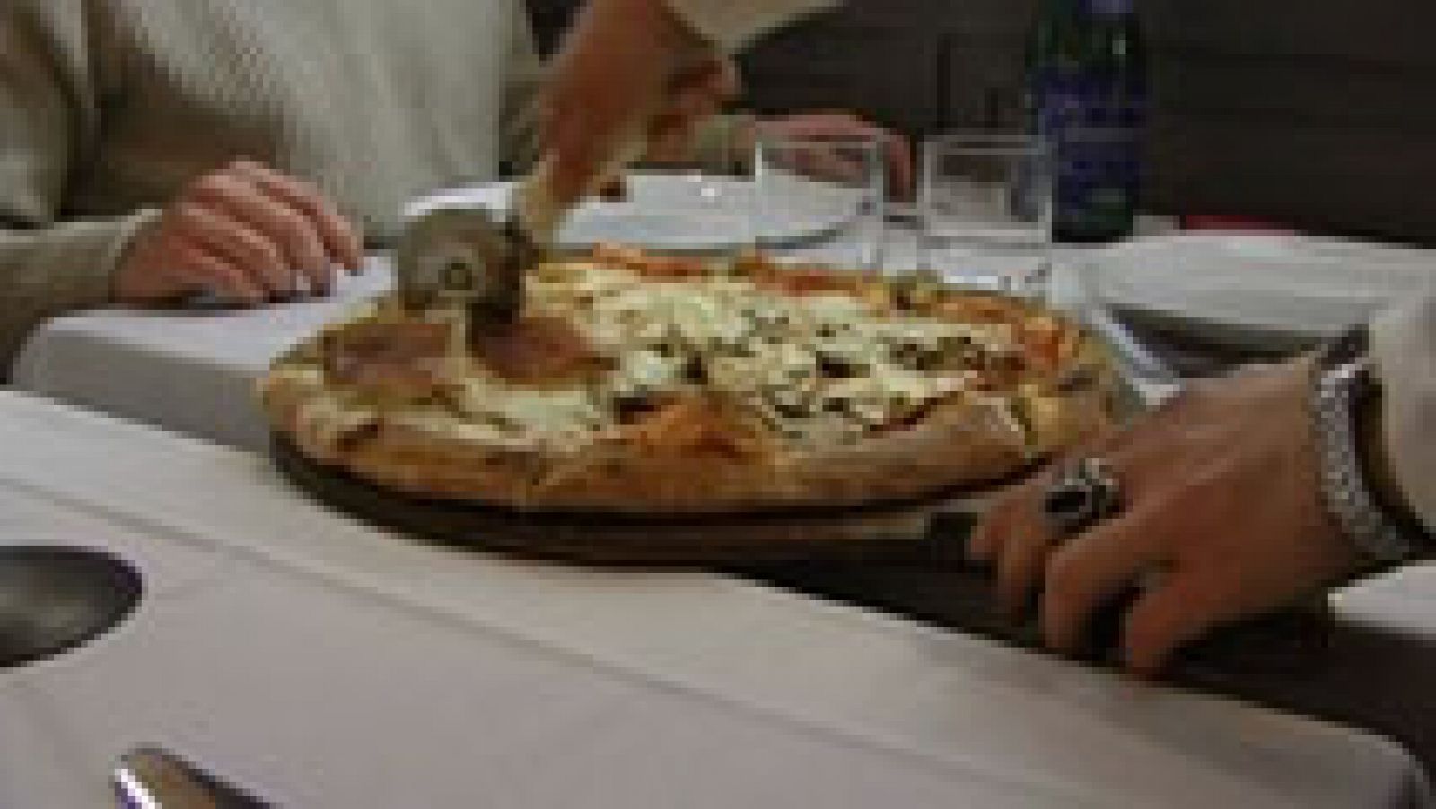 Telediario 1: Dos de cada tres pizzas en Italia se hacen con productos no italianos importados según un estudio | RTVE Play