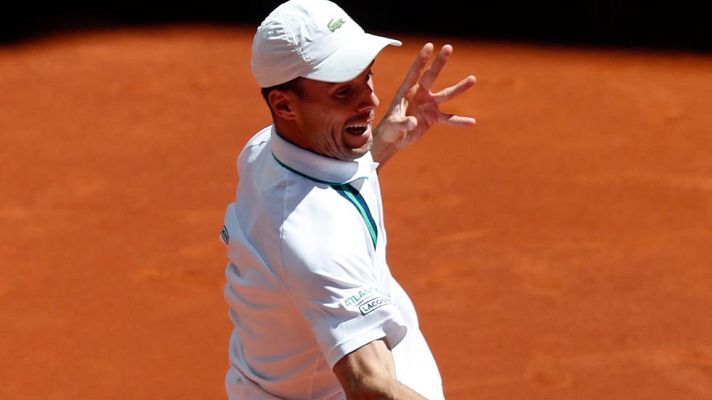 Madrid Open de Tenis - Bautista vence a Giraldo y se cita con Feliciano
