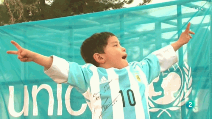 El niño de la camiseta de Messi, amenazado por los talibanes
