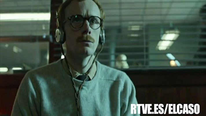 El Caso. Crónica de sucesos - Aníbal escuchando el rap de 'Saber y ganar'