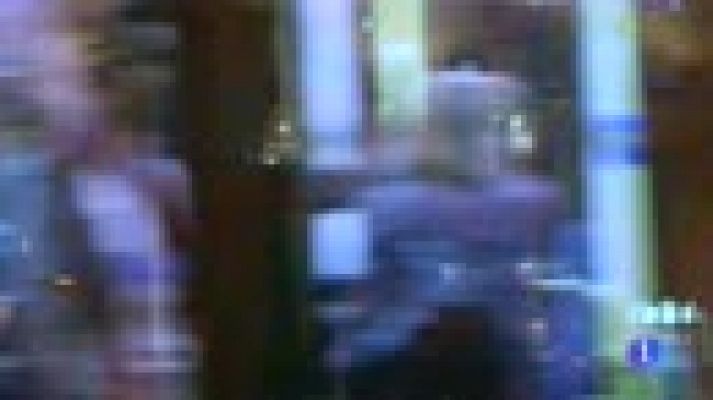 Telediario 1 - Los aficionados rojiblancos celebran en Neptuno el pase a la final