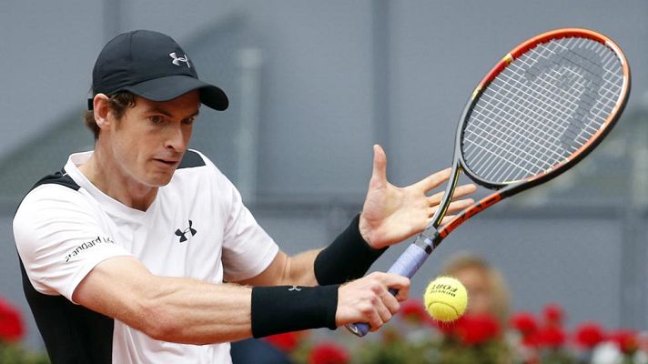 Madrid Open de Tenis - Andy Murray gana a Simon y pasa a cuartos del Madrid Open