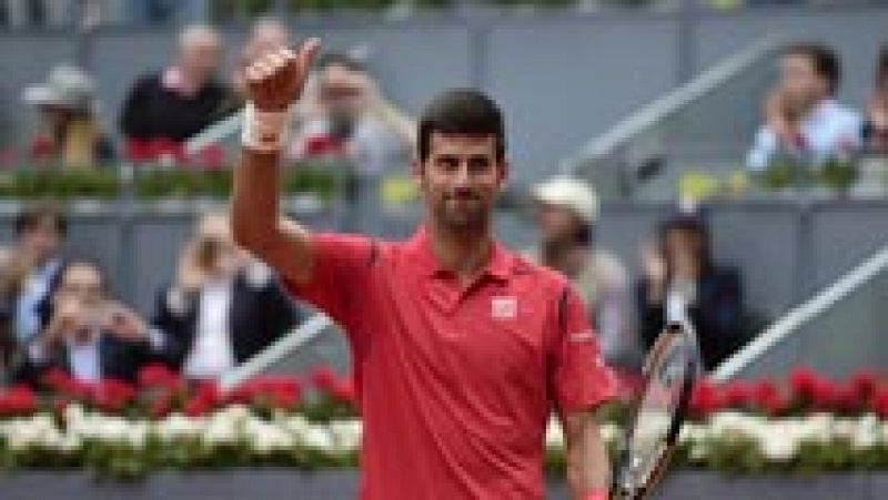 El nmero uno del mundo, Novak Djokovic, se ha impuesto en dos sets al tenista espaol Roberto Bautista, por 6-2 y 6-1, en los octavos de final del Open de Madrid. El serbio se ver las caras en cuartos con el ganador del duelo entre Raonic y Tsonga. [Madrid Open en directo hasta el 8 de mayo en TVE y RTVE.es]