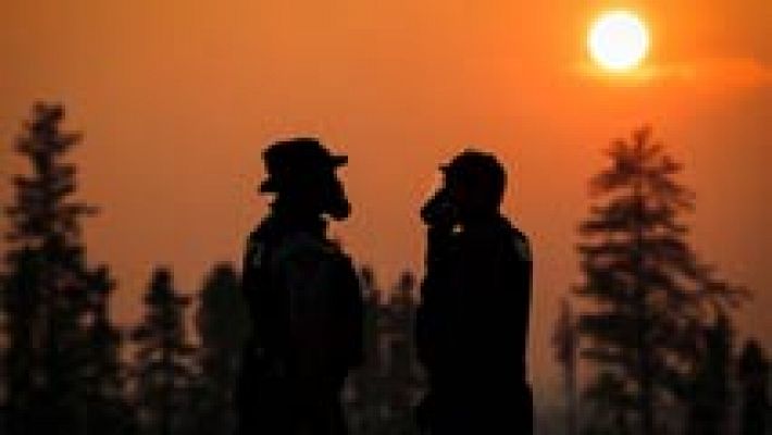Más de 90.000 personas evacuadas por un incendio en Canadá