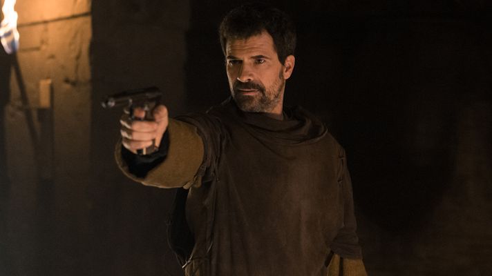 El Ministerio del Tiempo - Cristiano y Ronaldo salvan a Cristobal Colón