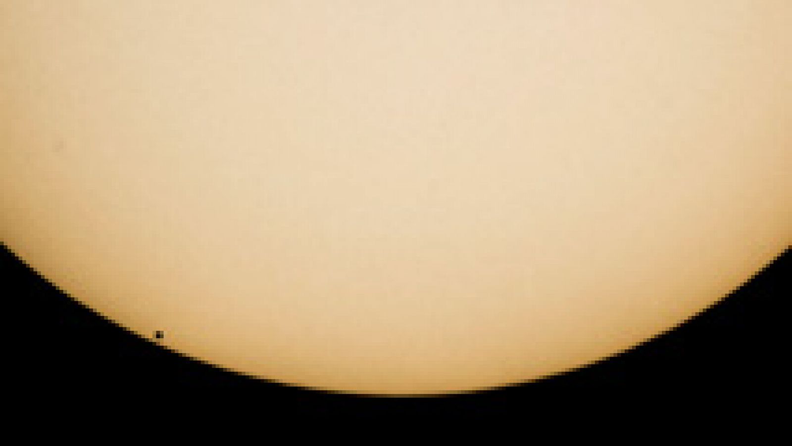 Telediario 1: Mercurio se pasea entre el Sol y la Tierra | RTVE Play