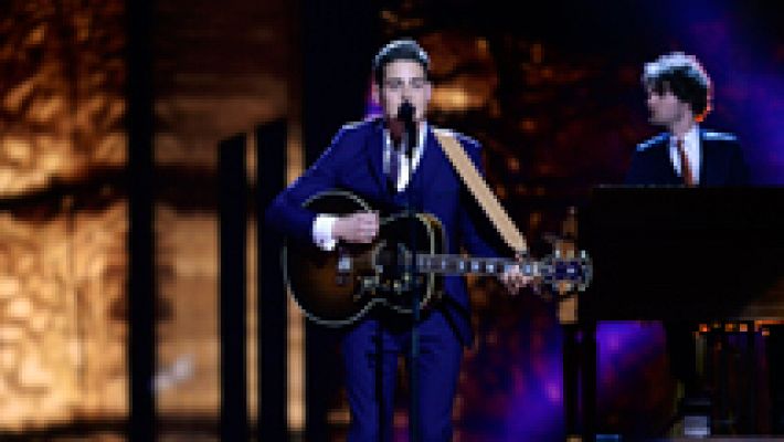 Semifinal 1 - Países Bajos: Douwe Bob canta 'Slow Down'