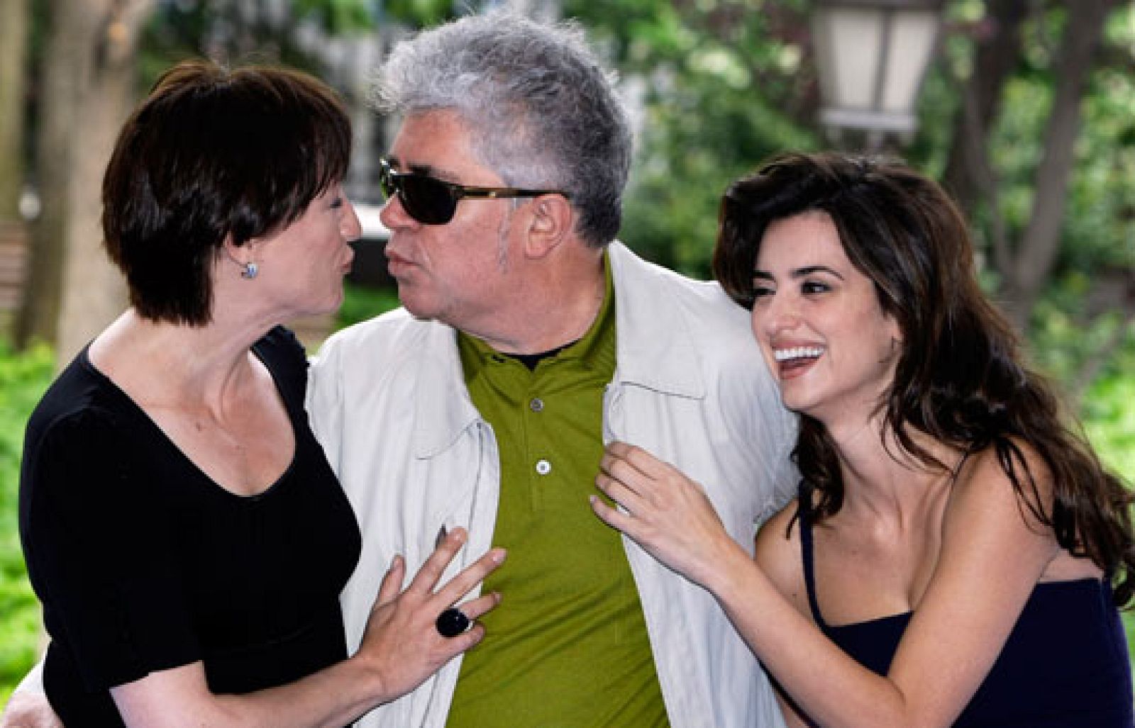 Pedro Almodóvar se encuentra sonorizando su última película 'Los abrazos rotos'.