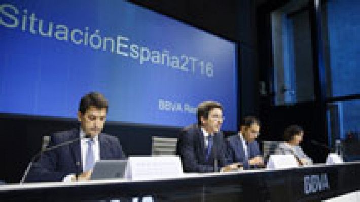 Telediario 1 - BBVA estima que la incertidumbre política restará 8 décimas al PIB de España los dos próximos años