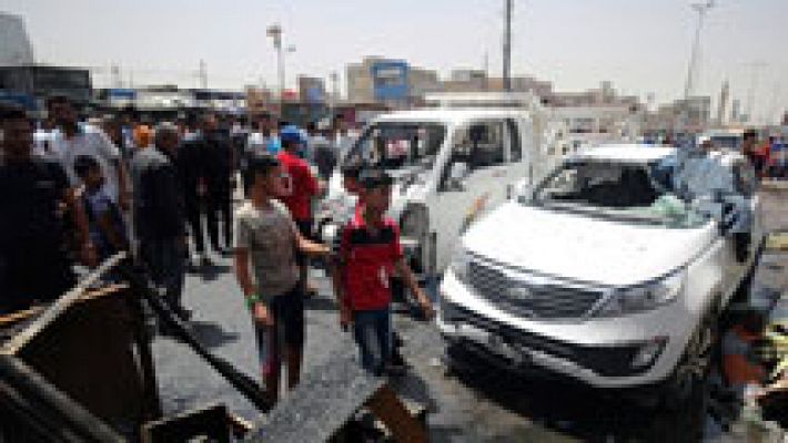 Decenas de muertos y heridos tras la explosión de un coche bomba en el barrio chií de Ciudad Sadr en Bagdad
