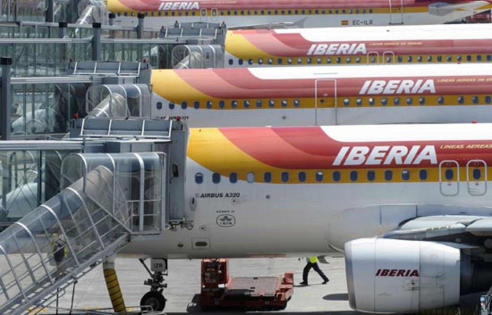 Iberia ha cancelado 24 vuelos y su puntualidad ha caído un sesenta por ciento.
