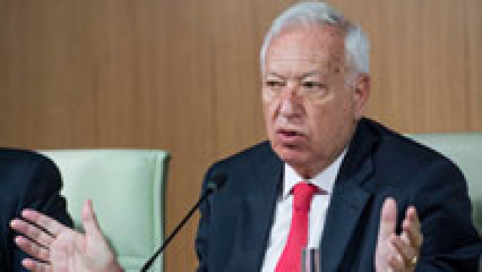 Informativo 24h: Margallo confirma que los dos españoles desaparecidos en Malasia han sido localizados y que se encuentran "bien" | RTVE Play