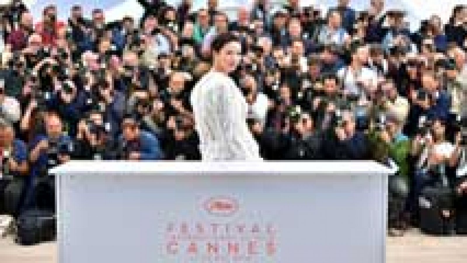 Telediario 1: Cine complejo y sin concesiones abre la competición de Cannes | RTVE Play