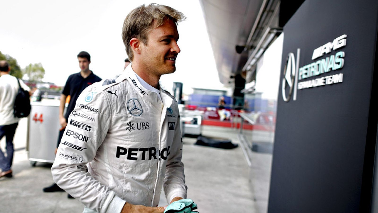 El líder del mundial de Fórmula Uno, el alemán Nico Rosberg, regresa a Barcelona intratable, tras ganar las cuatro primeras pruebas del año, y con el objetivo de repetir, junto a su compañero de equipo, el británico Lewis Hamilton, el tercer doblete 