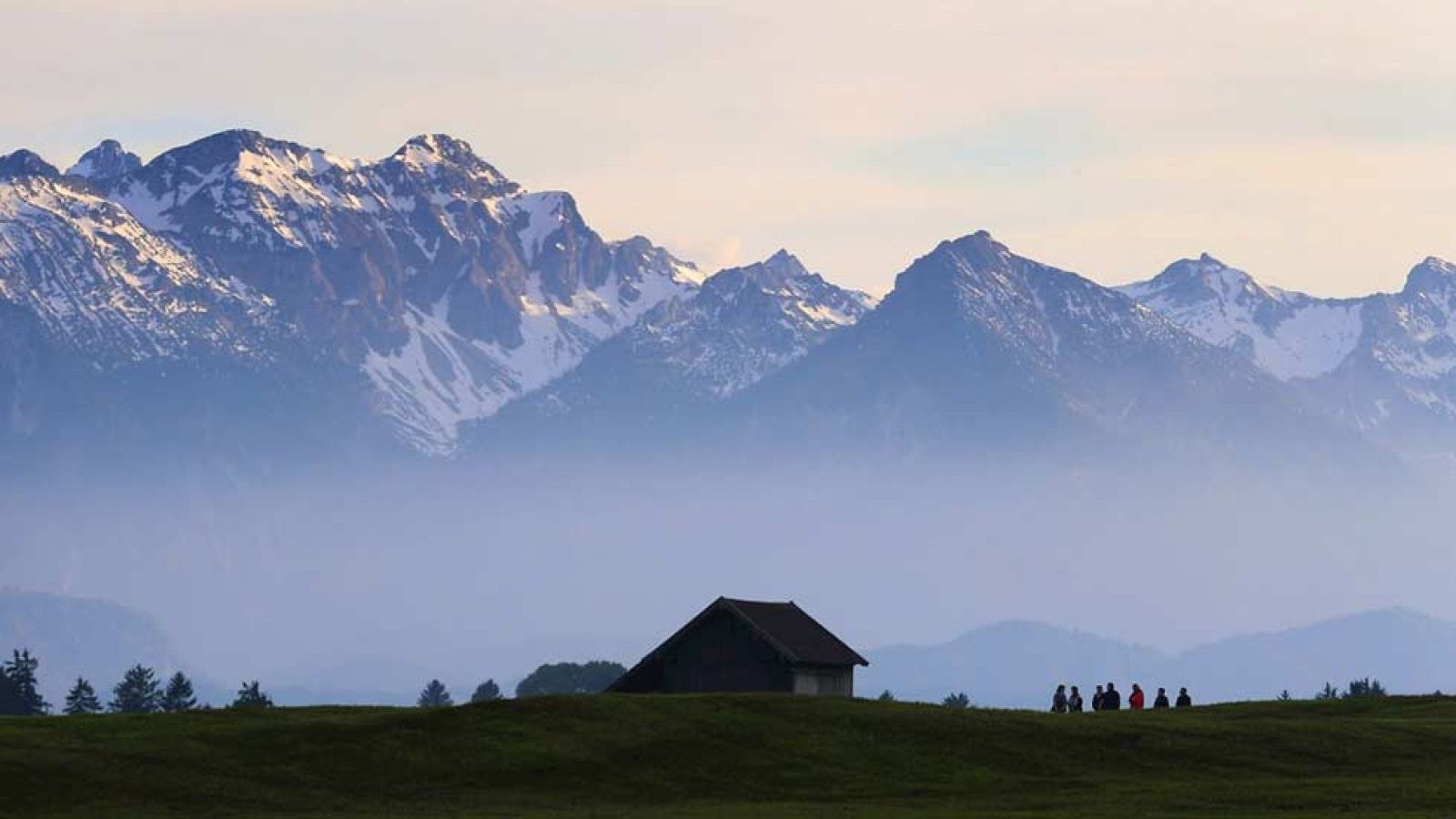 Cielos nubosos y con precipitaciones en casi toda la Península