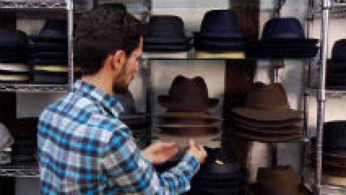 Aquí la Tierra - Sombreros con nombre propio