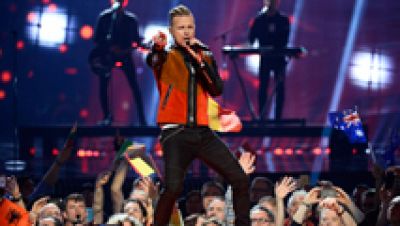 Irlanda: Nicky Byrne canta la cancin 'Sunlight'