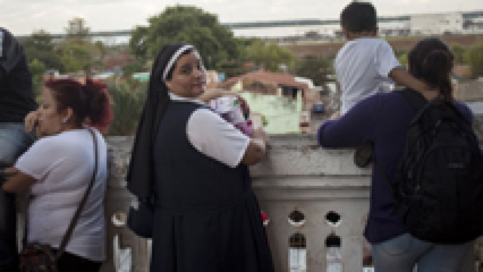 Telediario 1: El Vaticano rectifica sobre la posibilidad de que las mujeres puedan administrar sacramentos | RTVE Play