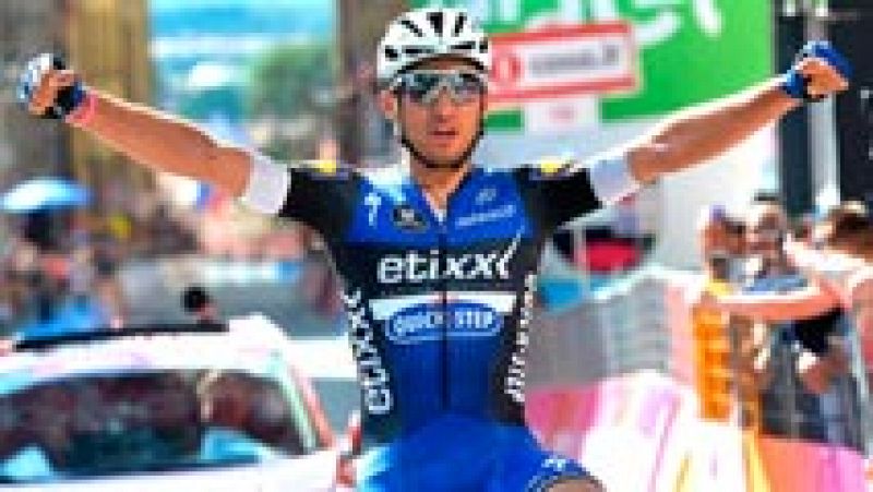 El italiano Gianluca Brambilla (Etixx-Quick Step) se ha impuesto en solitario en la octava etapa del Giro de Italia 2016, con salida de Foligno y llegada a Arezzo, de 186 kilmetros, ponindose adems la "maglia rosa" de lder de la carrera.