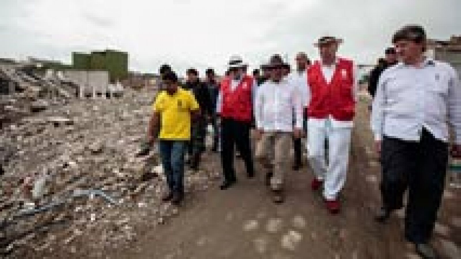 Telediario 1: Margallo visita la zona afectada por el terremoto de Ecuador | RTVE Play