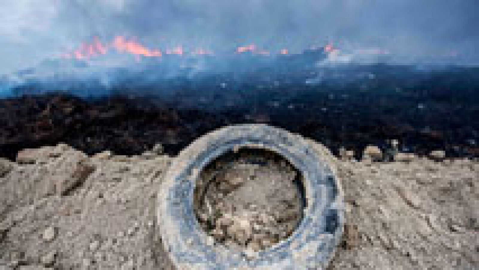Informativo 24h: Continúa la extinción del incendio de Seseña, donde los vecinos retrasan su regreso por el humo | RTVE Play