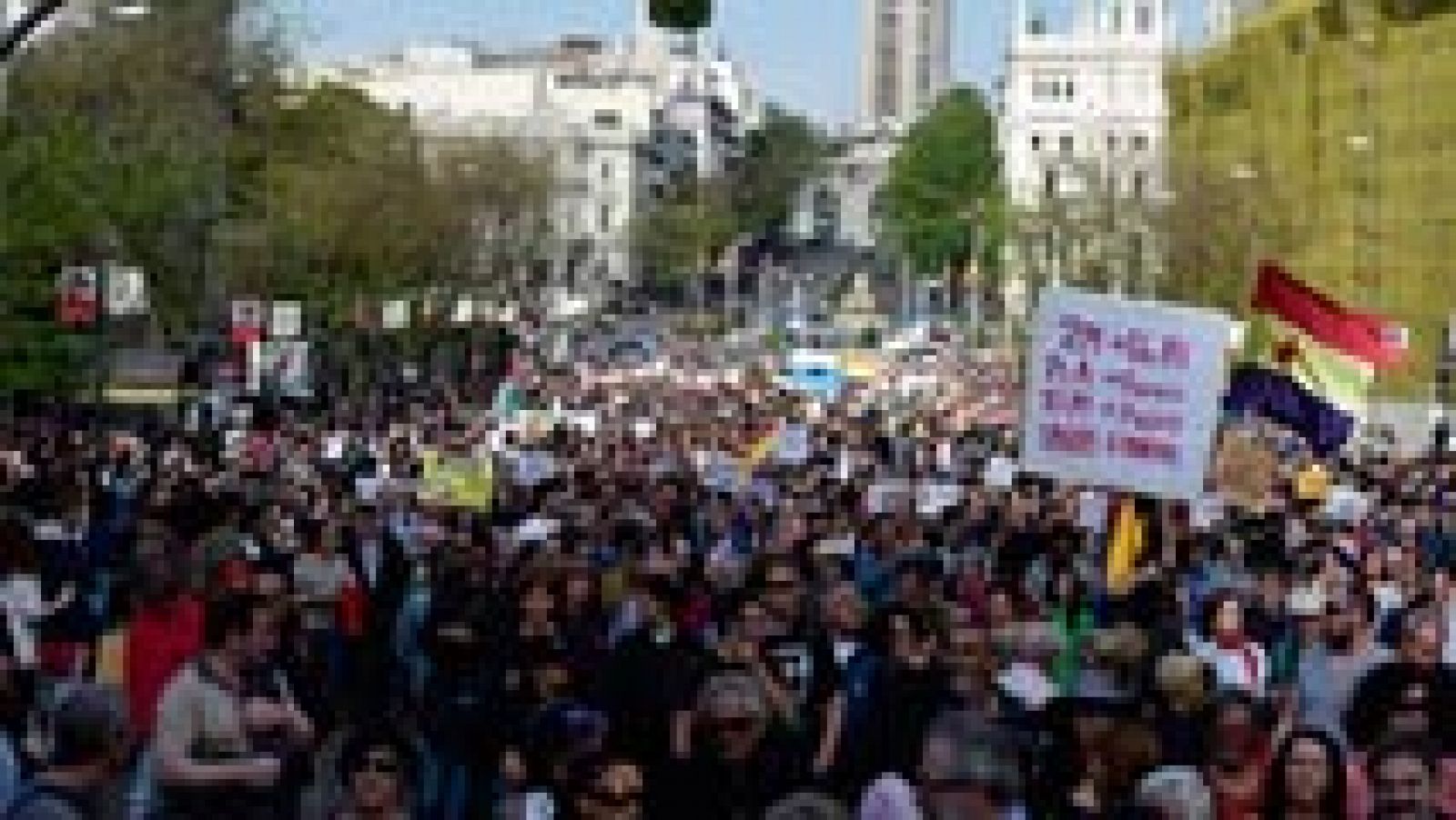 Informativo 24h: Vuelven los manifestantes a Sol en el aniversario del 15M | RTVE Play