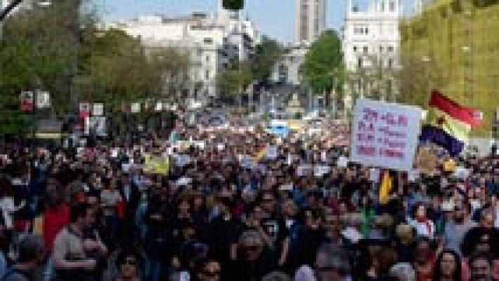 Vuelven los manifestantes a Sol en el aniversario del 15M