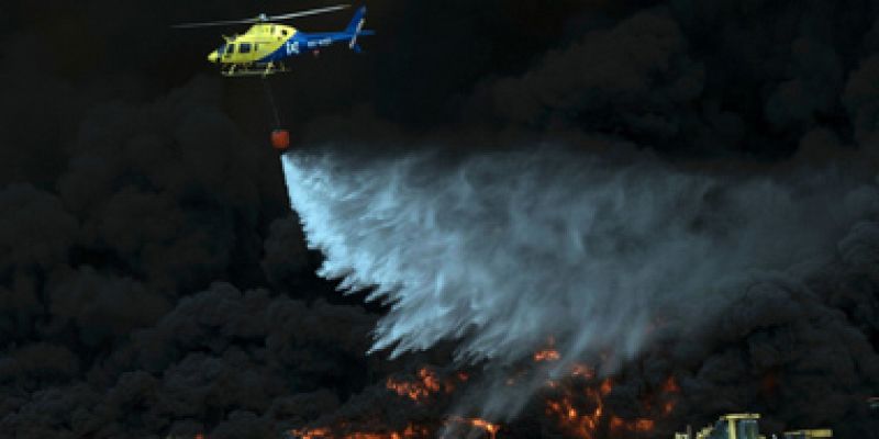 Castilla-La Mancha y Madrid calculan dos semanas para extinguir el incendio de Seseña