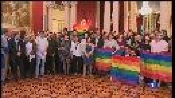 Informatiu Balear - Aproven la llei que garanteix els drets de LGTBI