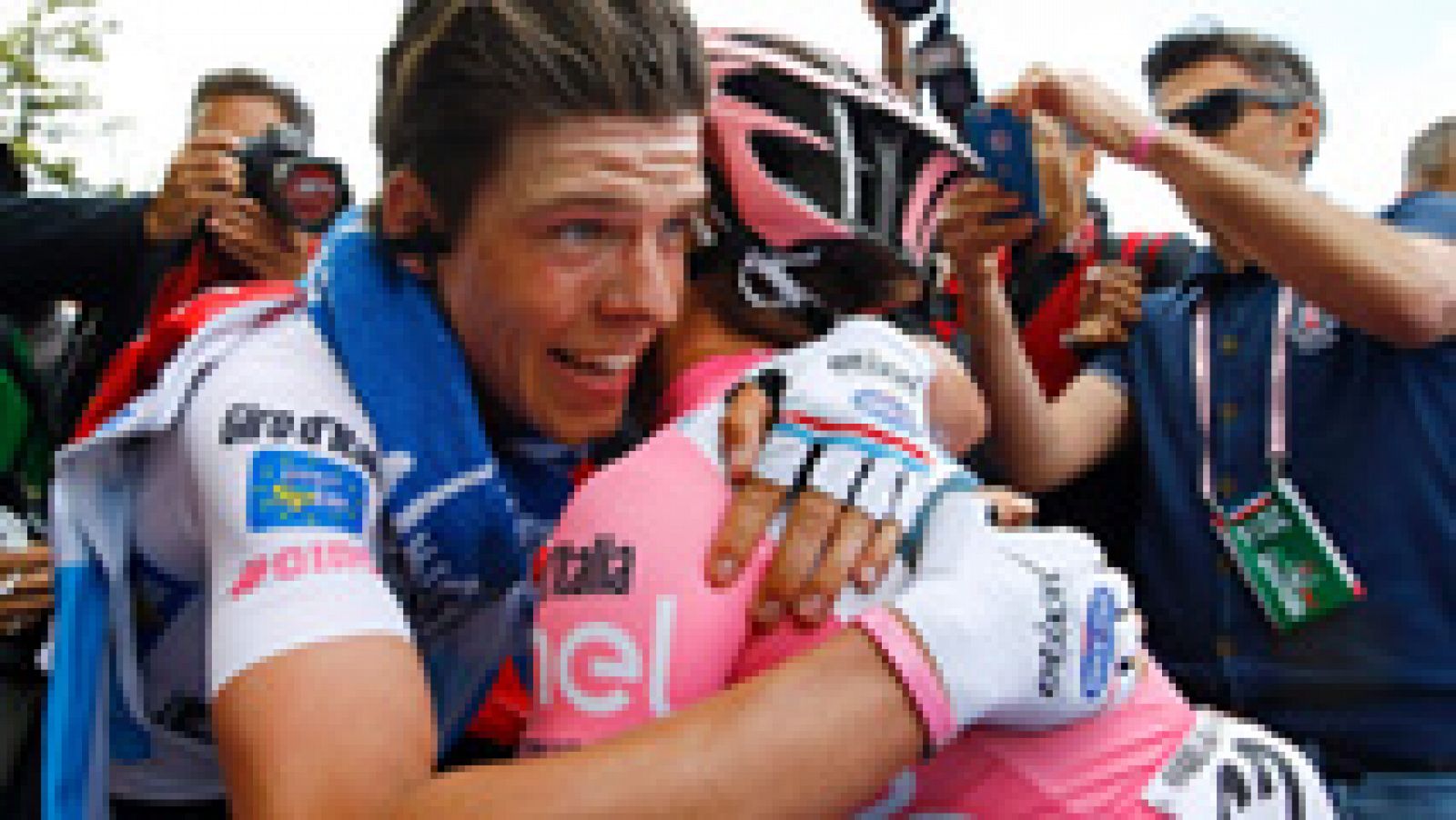 Ciccone gana en Sestola y Brambilla cede la maglia rosa a Jungels