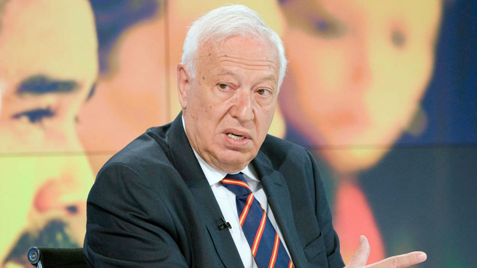 Margallo: "Pensar que la prensa española puede derribar el régimen de Maduro es realismo mágico"
