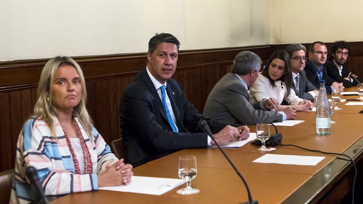 Telediario 1 - Las víctimas del terrorismo en el Parlament, ante la visita de Otegi: "La única verdad es la de víctimas y verdugos"