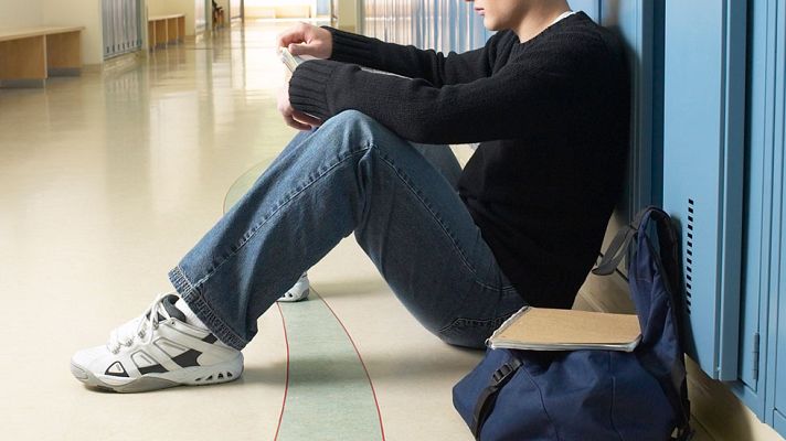 Telediario 1 - La justicia avala que un padre divorciado deje de pasar la pensión a su hijo de 24 años, que ni estudia ni trabaja