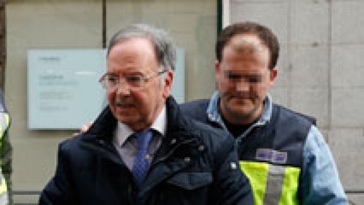 Telediario 1 - El líder de Manos Limpias asegura que se reunió con el presidente de la Caixa para abordar la acusación contra la infanta