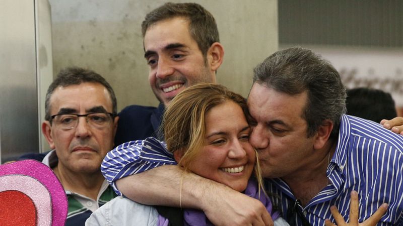 Los dos españoles rescatados en Malasia llegan a Madrid