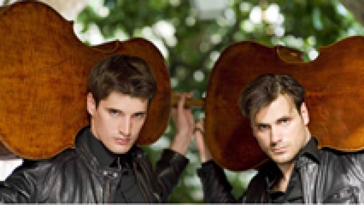 Telediario 1 - El grupo 2Cellos triunfa con sus versiones