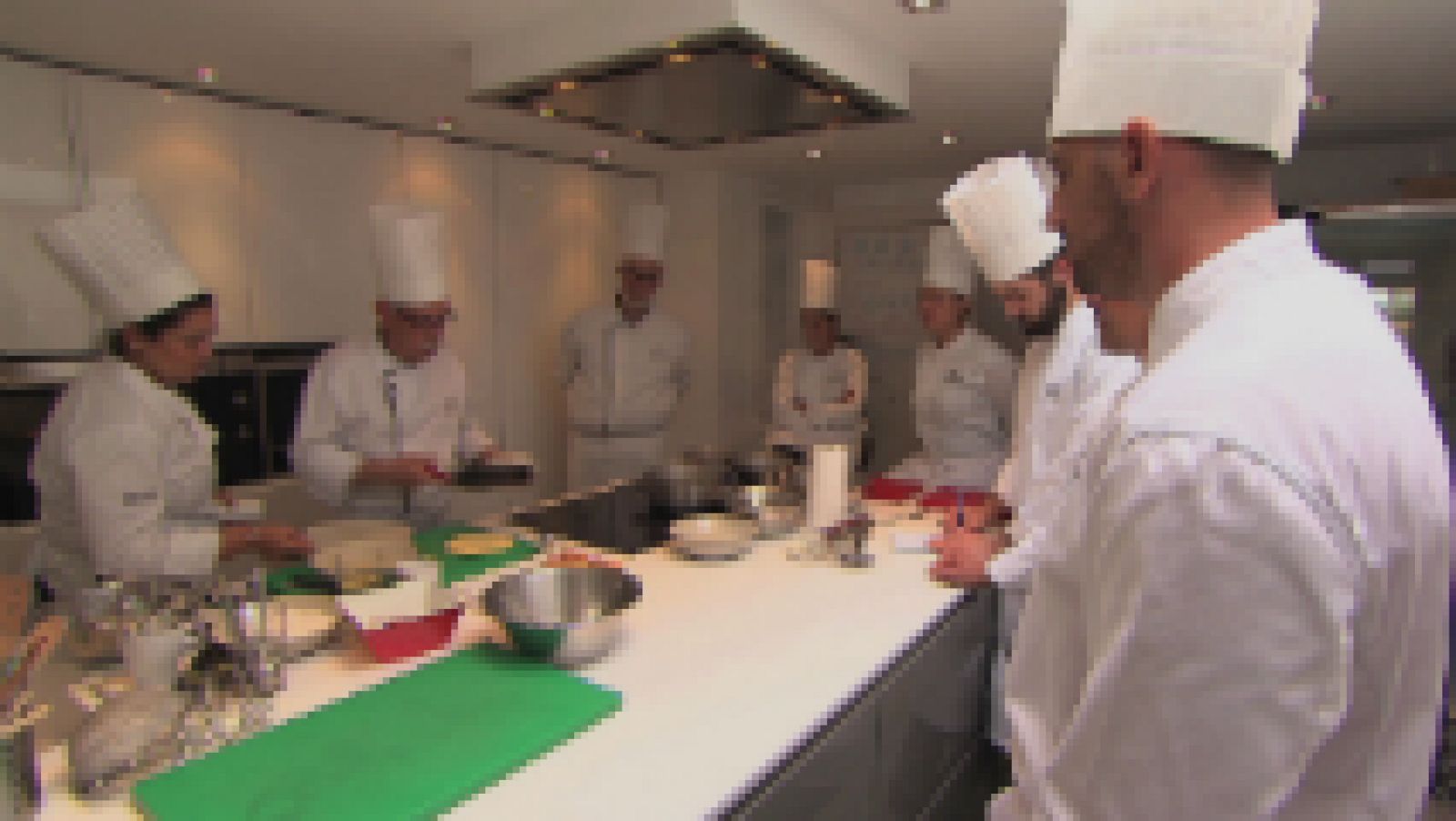 MasterChef 4 - Clase de cocina con huevos